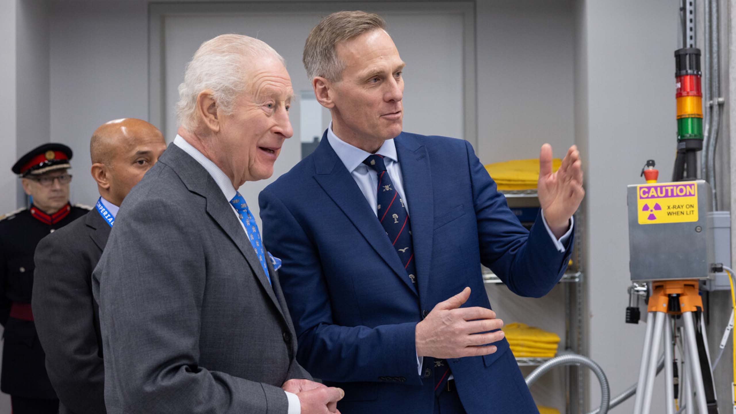 His Majesty The King visited Imperial’s Centre for Injury Studies